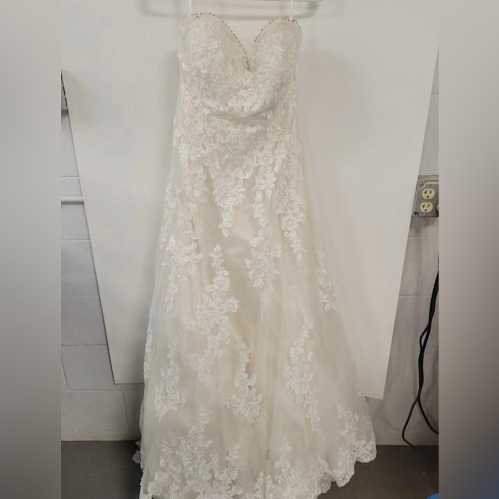 STUNNING! Morilee by Madeline garner wedding dress
